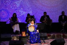 Кенуль Хасиева посвятила концерт памяти безвременно ушедшей из жизни матери (ФОТО)