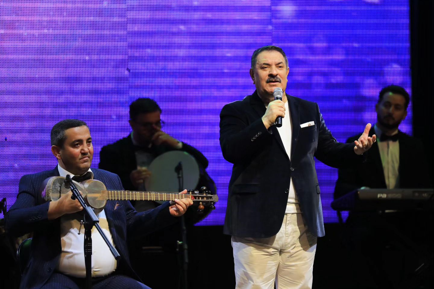 Кенуль Хасиева посвятила концерт памяти безвременно ушедшей из жизни матери (ФОТО)