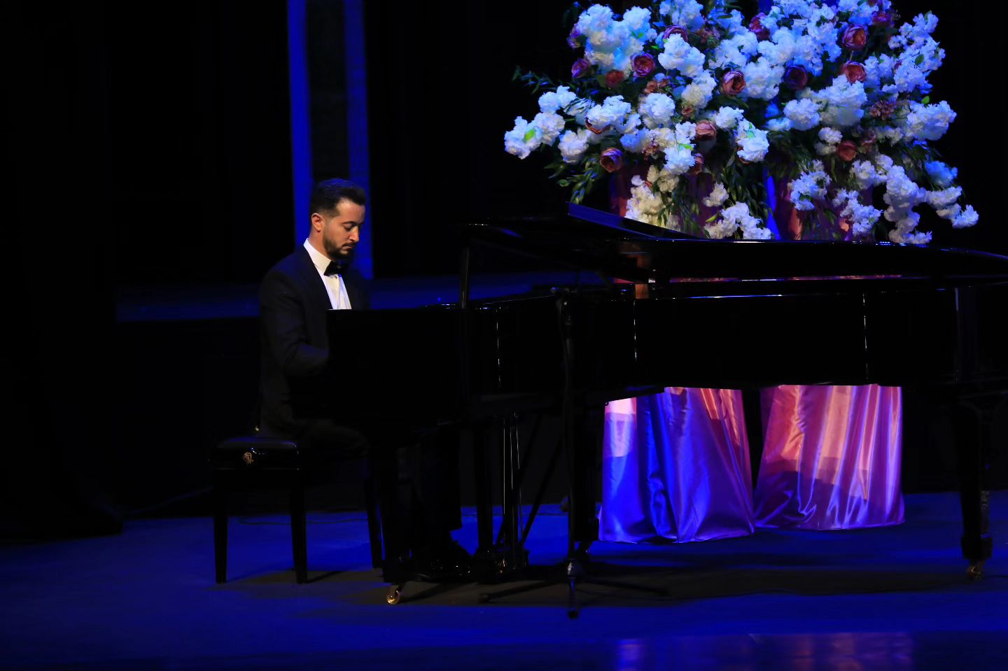 Кенуль Хасиева посвятила концерт памяти безвременно ушедшей из жизни матери (ФОТО)