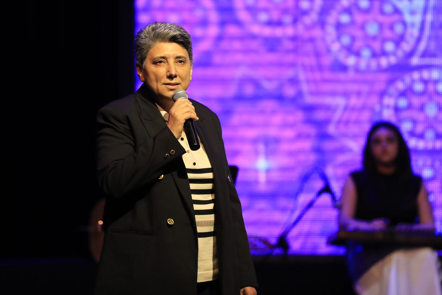 Кенуль Хасиева посвятила концерт памяти безвременно ушедшей из жизни матери (ФОТО)