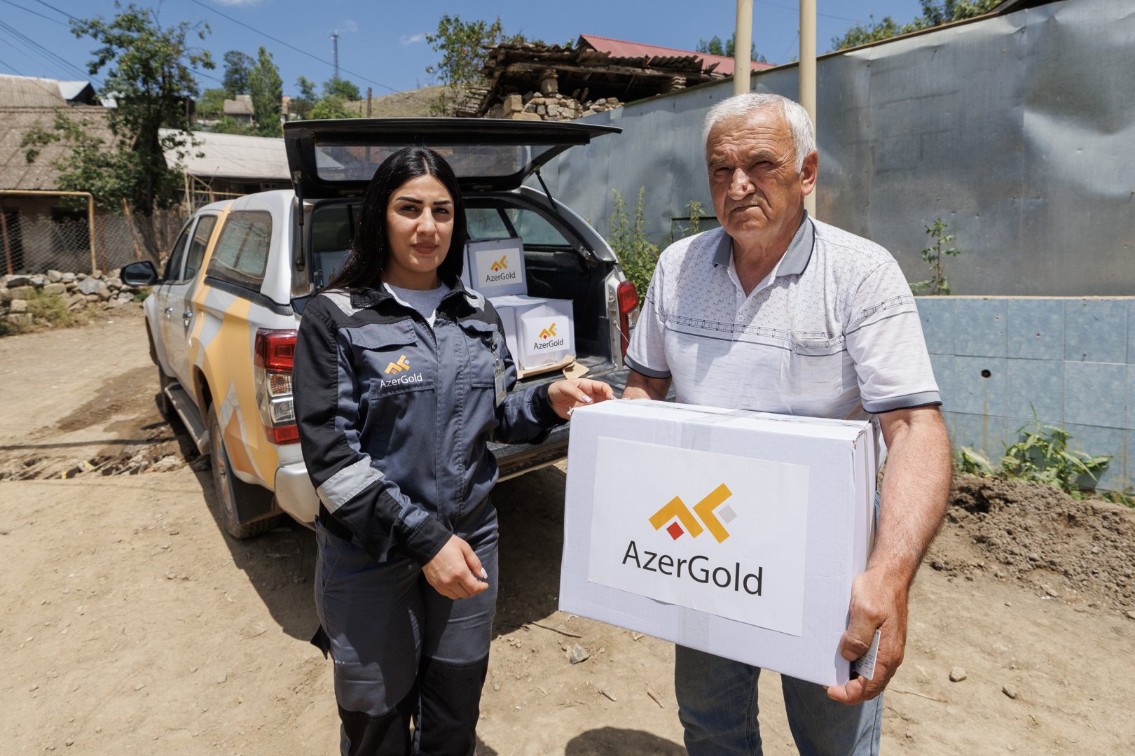 Малоимущим семьям Дашкесана вручены праздничные гостинцы (ФОТО)