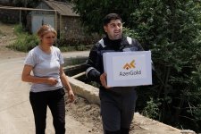 Малоимущим семьям Дашкесана вручены праздничные гостинцы (ФОТО)