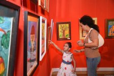 Безграничная фантазия учащихся Leonardo Art School Baku – калейдоскоп ярких красок на выставке в Баку (ФОТО)