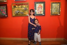 Безграничная фантазия учащихся Leonardo Art School Baku – калейдоскоп ярких красок на выставке в Баку (ФОТО)