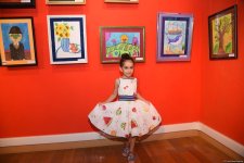 Безграничная фантазия учащихся Leonardo Art School Baku – калейдоскоп ярких красок на выставке в Баку (ФОТО)