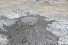 Туристический комплекс грязевых вулканов (Фоторепортаж)