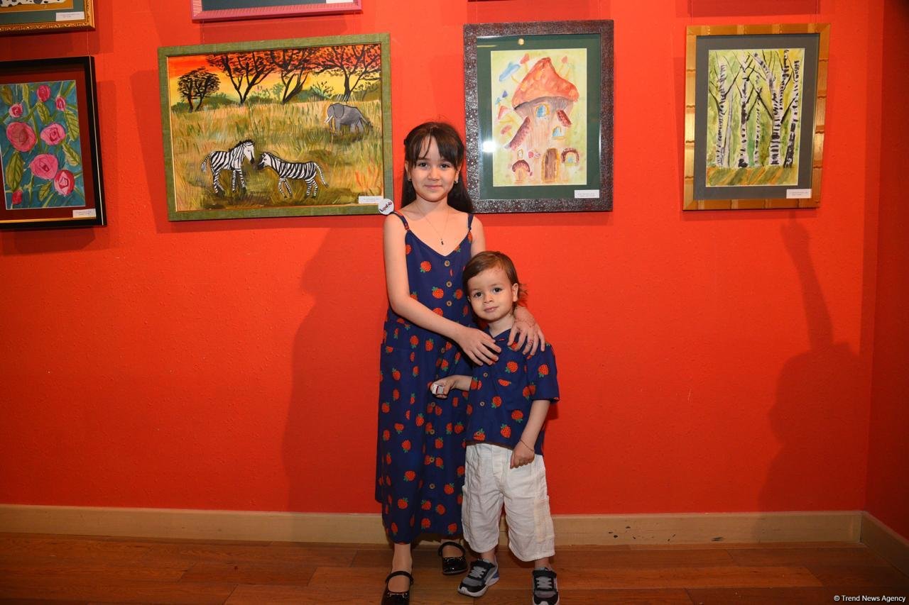 Безграничная фантазия учащихся Leonardo Art School Baku – калейдоскоп ярких красок на выставке в Баку (ФОТО)
