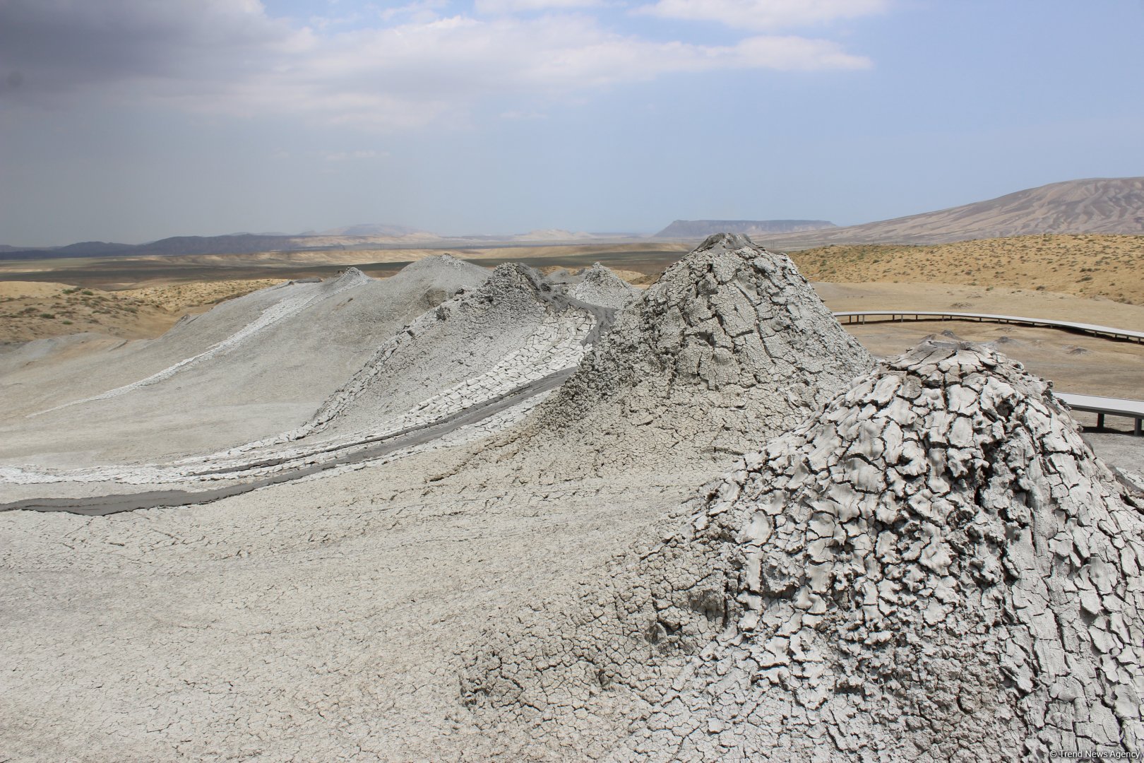 Туристический комплекс грязевых вулканов (Фоторепортаж)