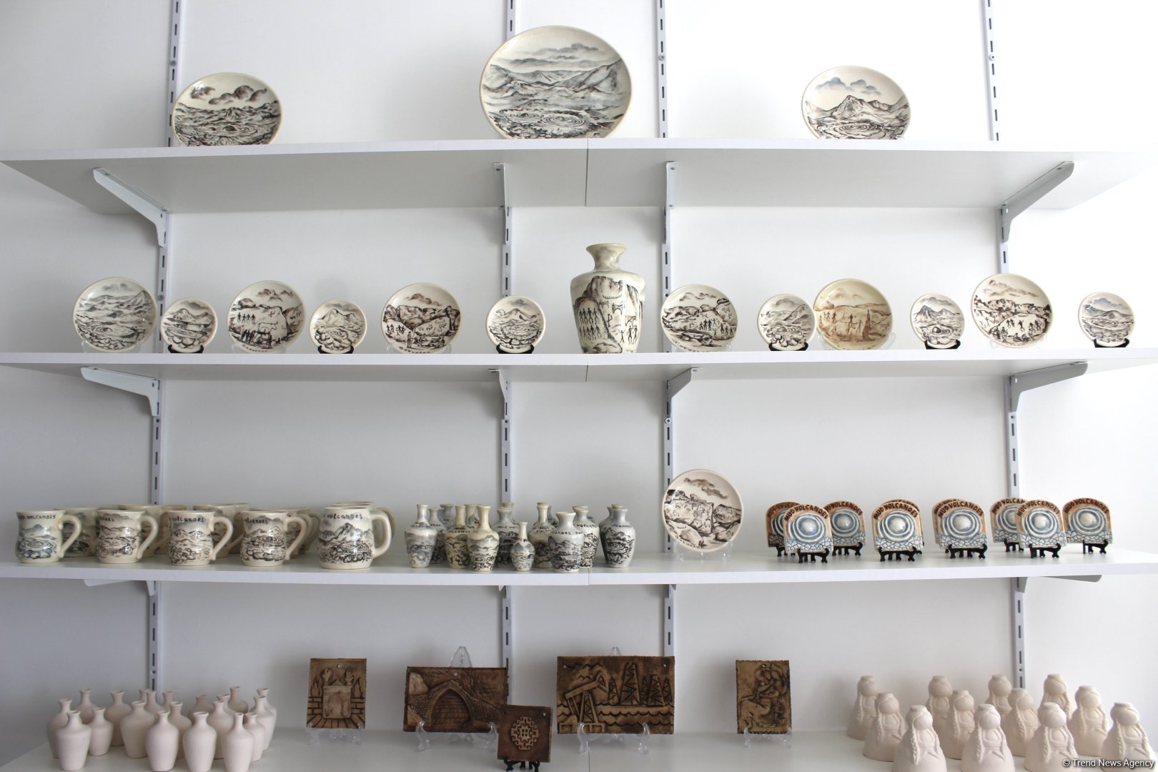 Туристический комплекс грязевых вулканов (Фоторепортаж)