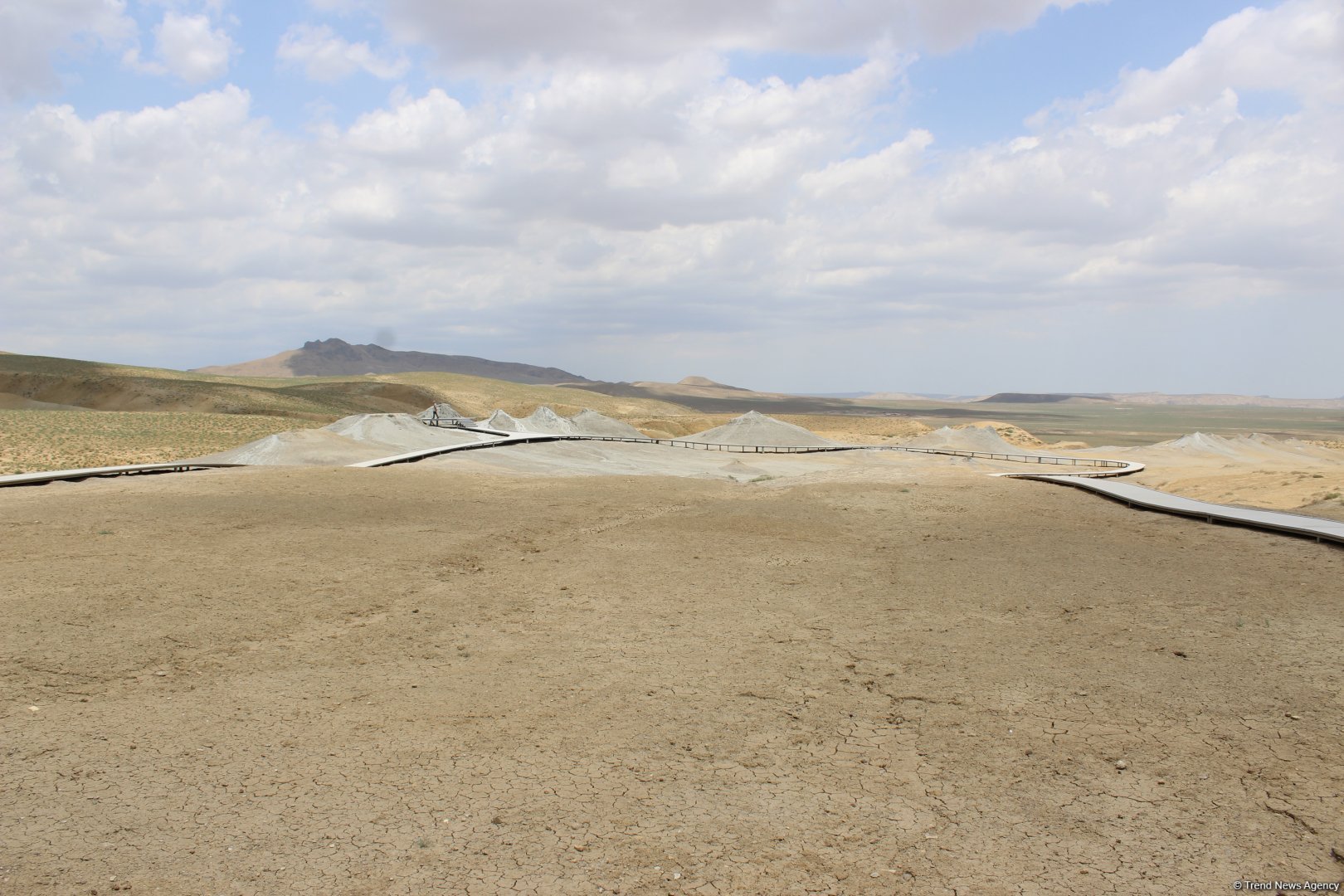 Туристический комплекс грязевых вулканов (Фоторепортаж)