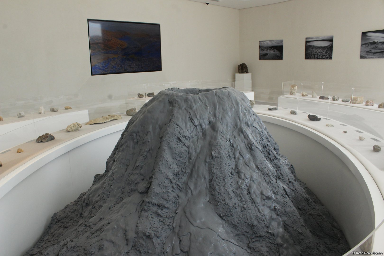 Туристический комплекс грязевых вулканов (Фоторепортаж)