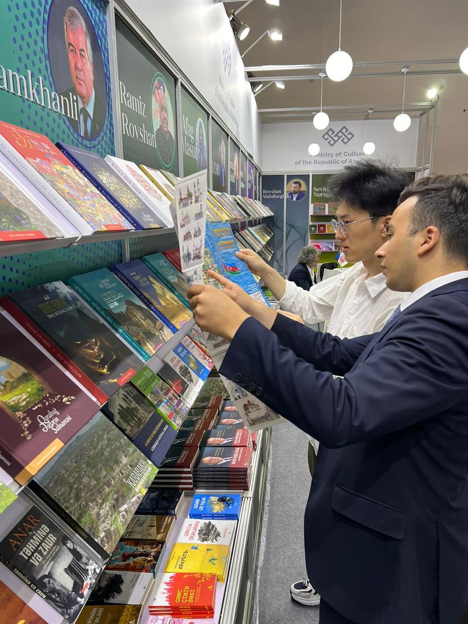 Азербайджан представлен на 30-й Пекинской международной книжной выставке (ФОТО)