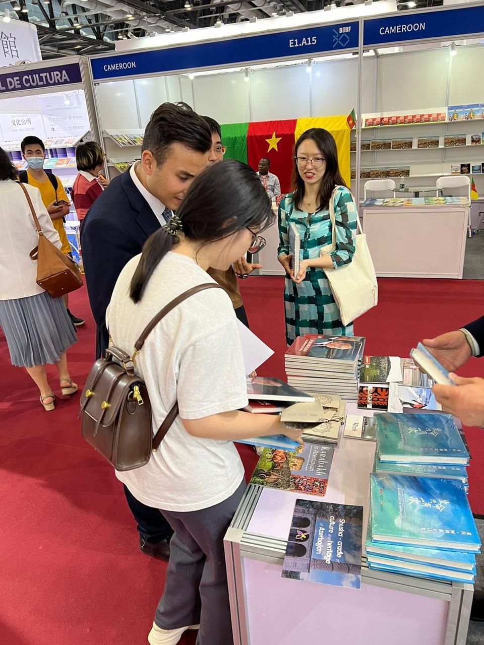 Азербайджан представлен на 30-й Пекинской международной книжной выставке (ФОТО)