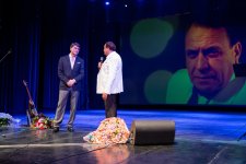 Голубоглазый романтик эстрады Сархан Сархан отметил день рождения в кругу друзей (ФОТО)