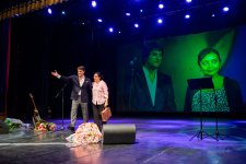 Голубоглазый романтик эстрады Сархан Сархан отметил день рождения в кругу друзей (ФОТО)