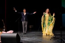 Голубоглазый романтик эстрады Сархан Сархан отметил день рождения в кругу друзей (ФОТО)