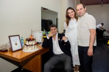 Голубоглазый романтик эстрады Сархан Сархан отметил день рождения в кругу друзей (ФОТО)