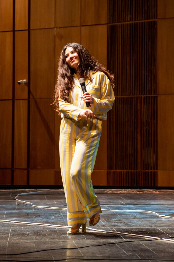 Голубоглазый романтик эстрады Сархан Сархан отметил день рождения в кругу друзей (ФОТО)