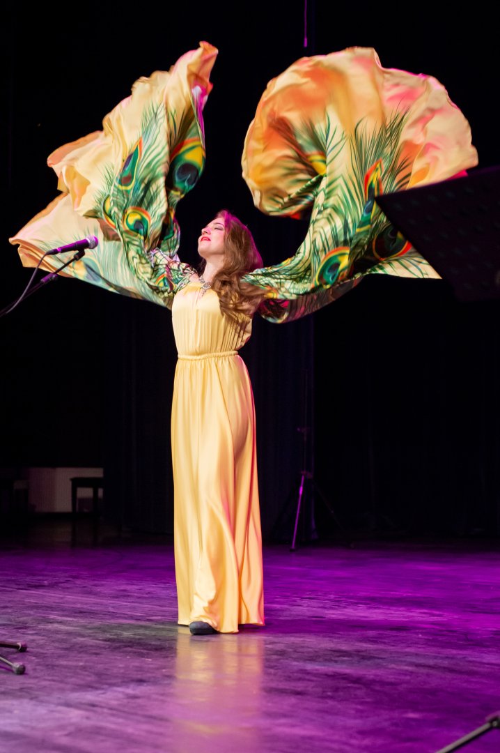 Голубоглазый романтик эстрады Сархан Сархан отметил день рождения в кругу друзей (ФОТО)