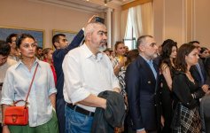 В портрете женское лицо … - красочная экспозиция в летнем Баку (ФОТО)