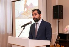 В портрете женское лицо … - красочная экспозиция в летнем Баку (ФОТО)