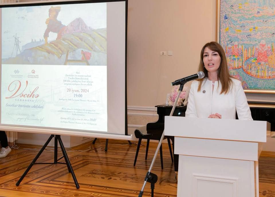 В портрете женское лицо … - красочная экспозиция в летнем Баку (ФОТО)