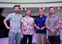 Эмоциональные мотивы Австрии в неоновом свете в Баку (ВИДЕО, ФОТО)