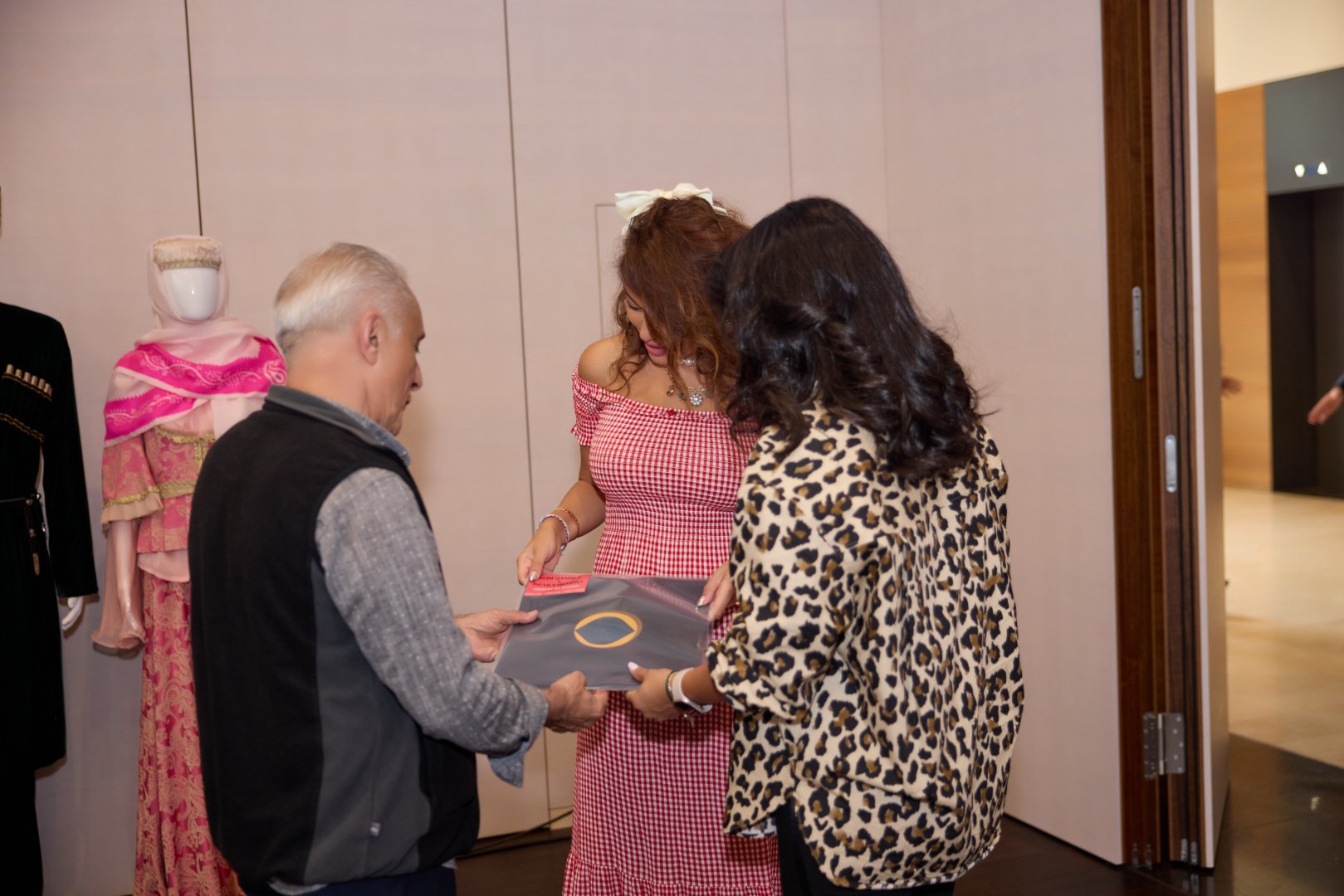 В Культурном центре Азербайджана в Берлине состоялась презентация книги "Əlifba. A Cultural Alphabet" (ФОТО)