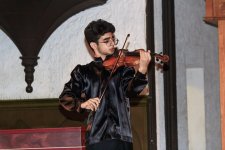 От роскоши до торжественности – летним вечером в Баку (ФОТО)