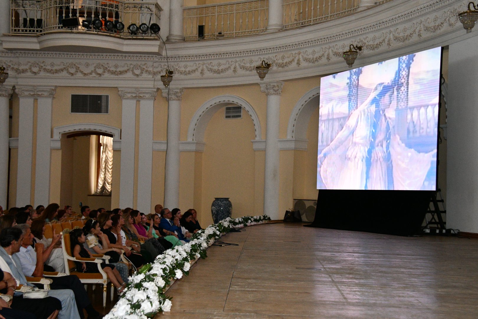 "Белый цветок нашей сцены" 95-летняя Роза Джалилова - расправляя крылья и паря как птица (ФОТО)