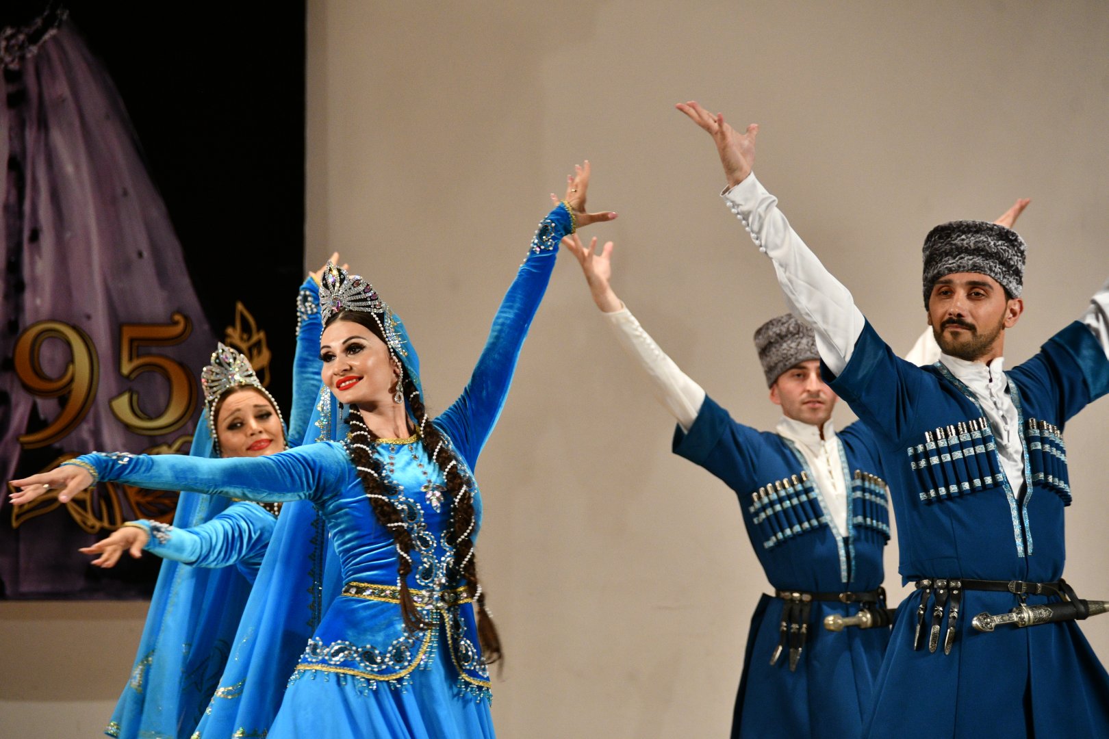 "Белый цветок нашей сцены" 95-летняя Роза Джалилова - расправляя крылья и паря как птица (ФОТО)