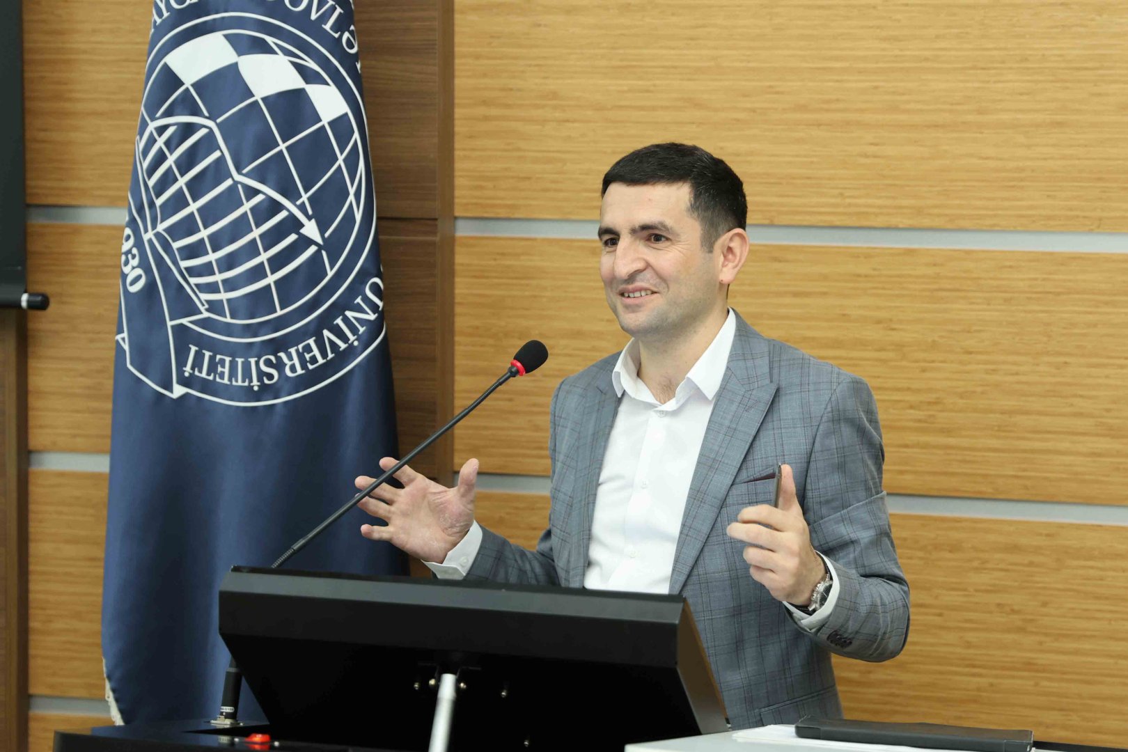 Успешно завершен грант проект UNEC «Исследователи будущего» (ФОТО)