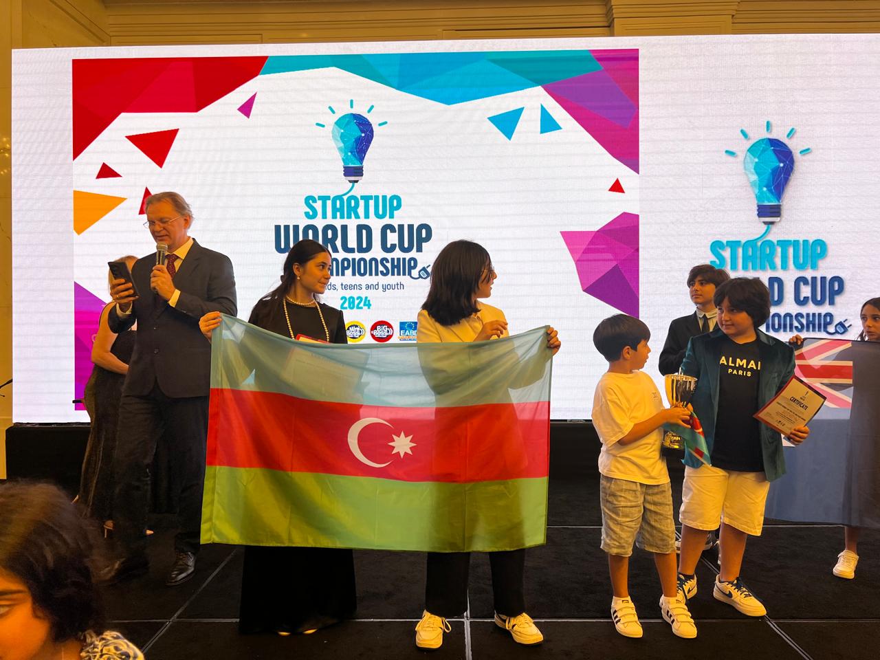 Студенты  Miniboss Business School Baku стали победителями чемпионата мира по стартапам (ФОТО)