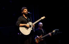 В Баку впервые с концертом выступил "грузинский Челентано" - его голос лечит (ФОТО)