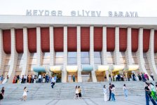 В Баку впервые с концертом выступил "грузинский Челентано" - его голос лечит (ФОТО)