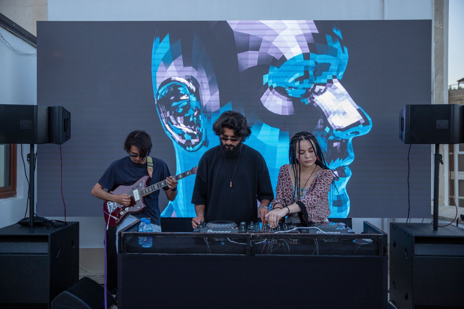 Аида Махмудова приняла участие в открытии возобновившей свою деятельность галереи YAY (ФОТО)