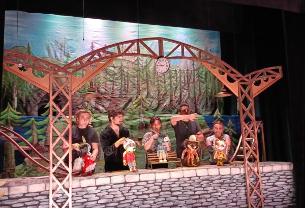 В Баку вагоны "обиделись" и "убежали" от локомотива  (ФОТО)