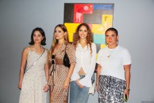 В Баку  открылась оригинальная экспозиция художницы из Грузии Барбары Асламази (ФОТО)