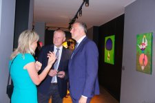 В Баку  открылась оригинальная экспозиция художницы из Грузии Барбары Асламази (ФОТО)