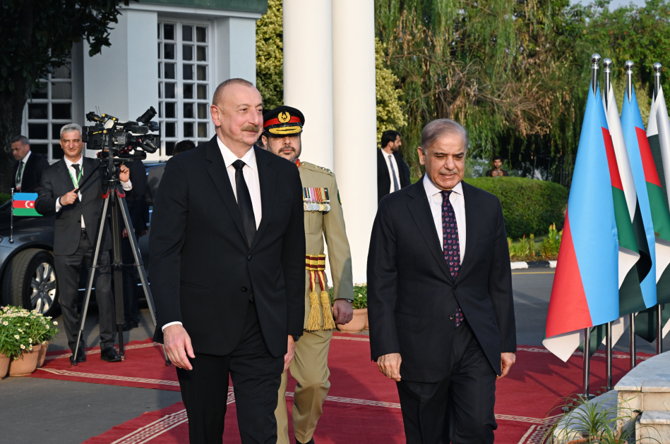 В Исламабаде состоялась церемония официальной встречи Президента Ильхама Алиева (ФОТО/ВИДЕО)