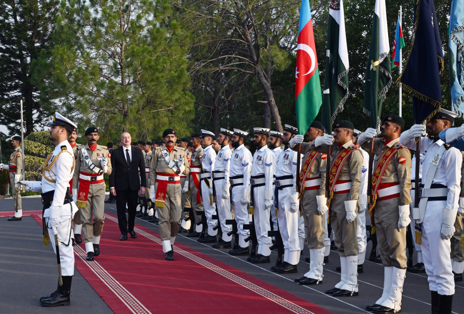 В Исламабаде состоялась церемония официальной встречи Президента Ильхама Алиева (ФОТО/ВИДЕО)