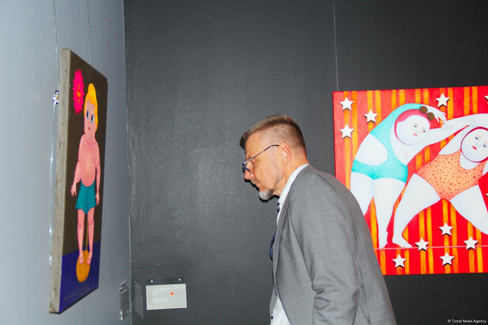 В Баку  открылась оригинальная экспозиция художницы из Грузии Барбары Асламази (ФОТО)