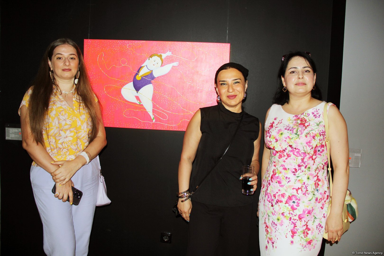 В Баку  открылась оригинальная экспозиция художницы из Грузии Барбары Асламази (ФОТО)