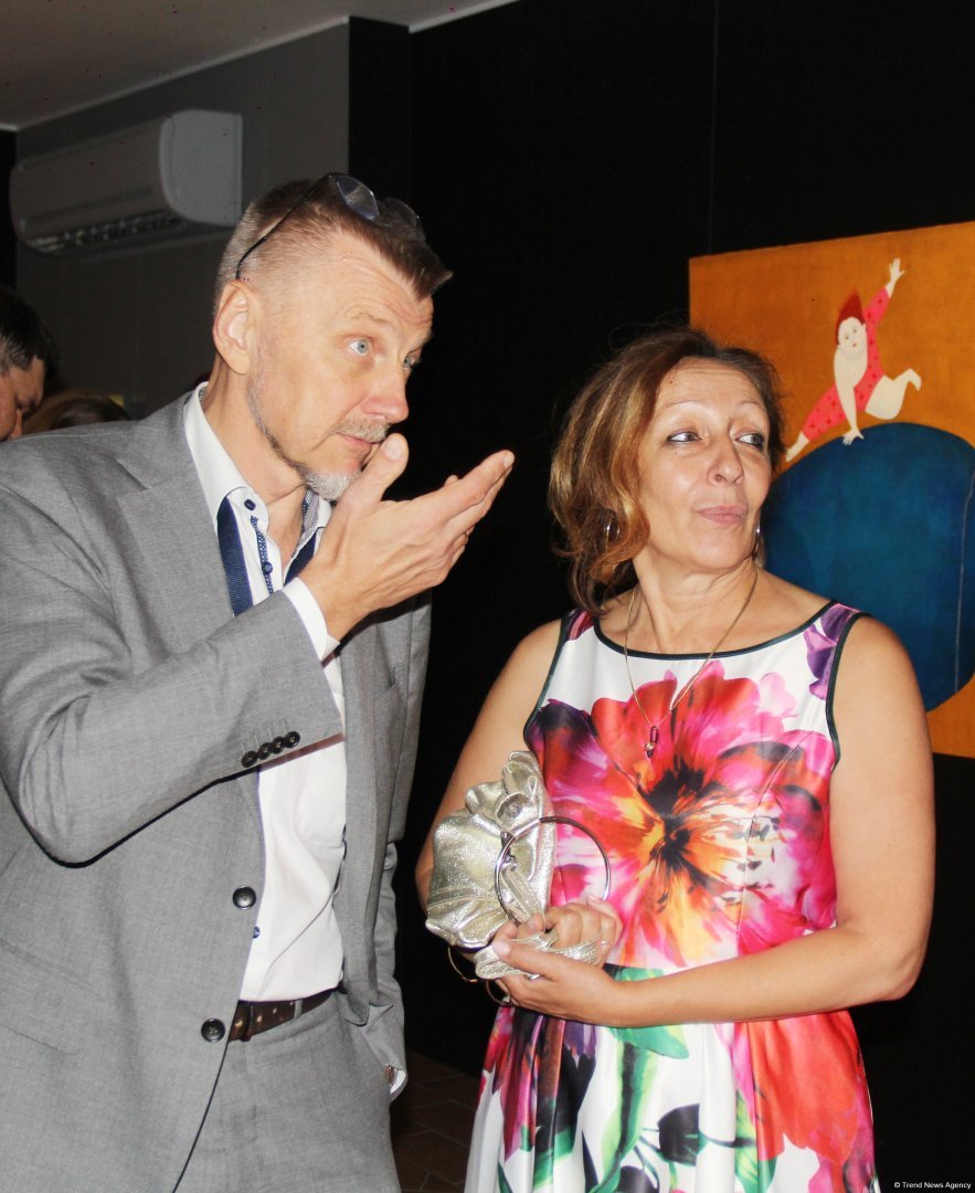 В Баку  открылась оригинальная экспозиция художницы из Грузии Барбары Асламази (ФОТО)