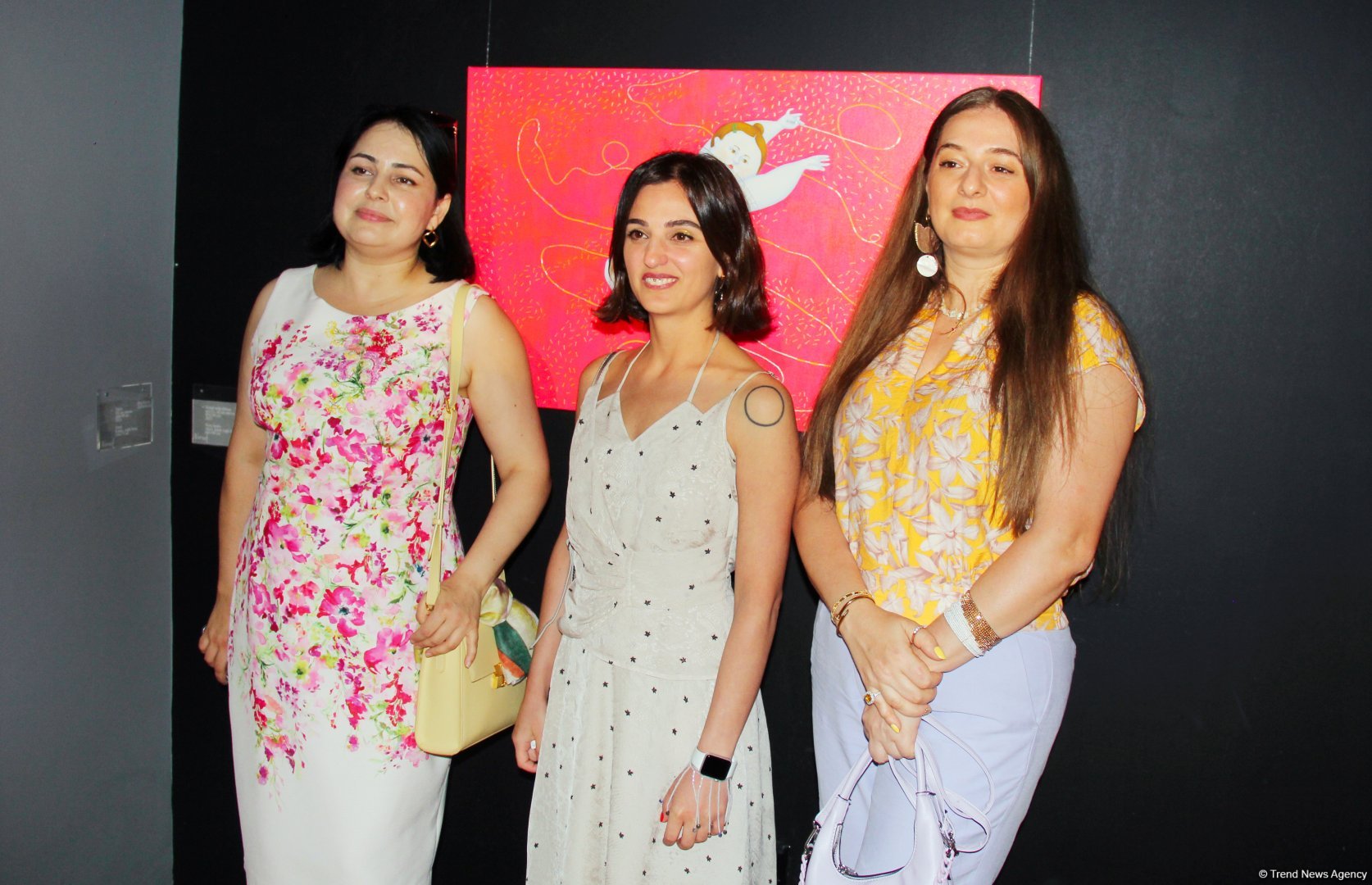 В Баку  открылась оригинальная экспозиция художницы из Грузии Барбары Асламази (ФОТО)