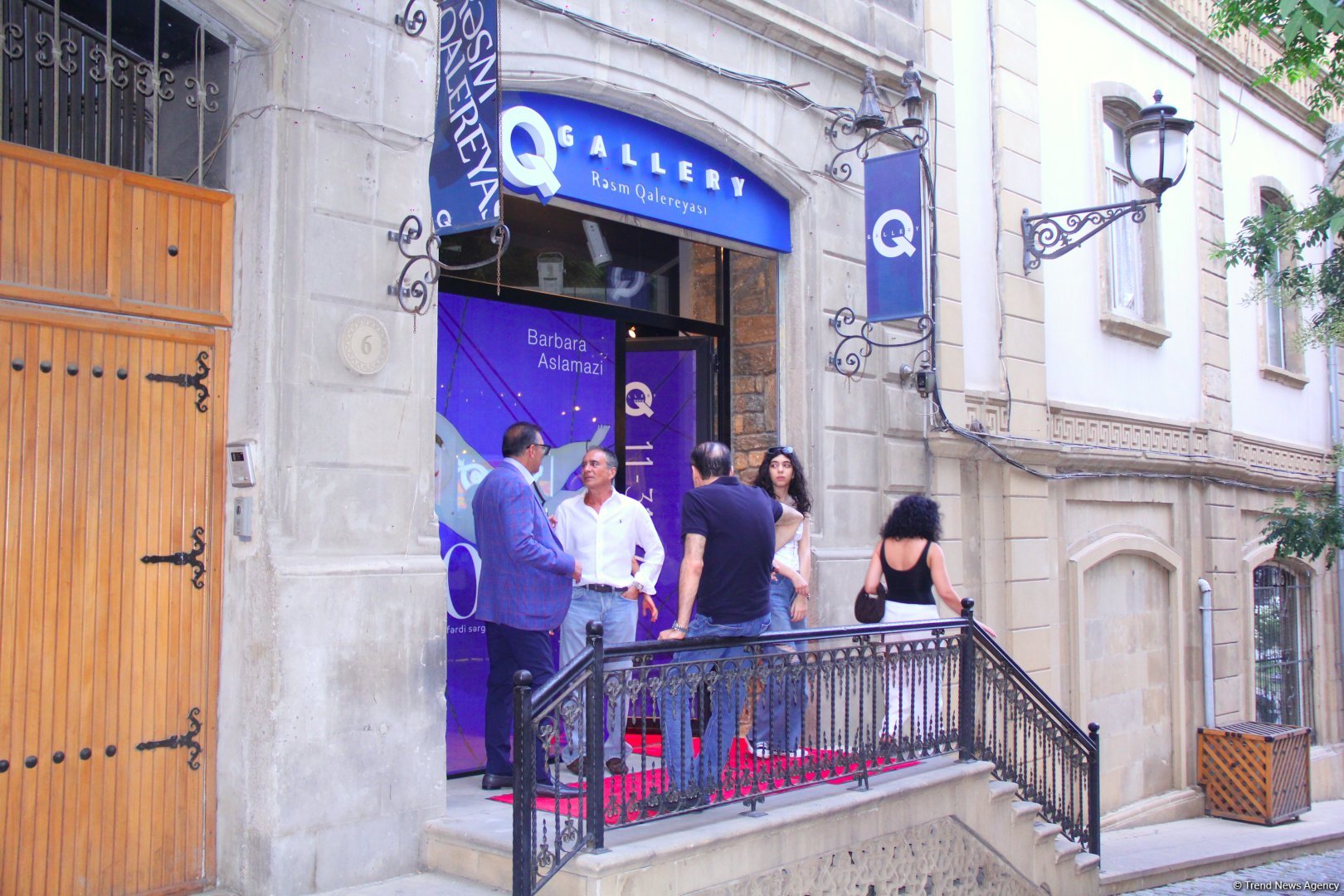 В Баку  открылась оригинальная экспозиция художницы из Грузии Барбары Асламази (ФОТО)