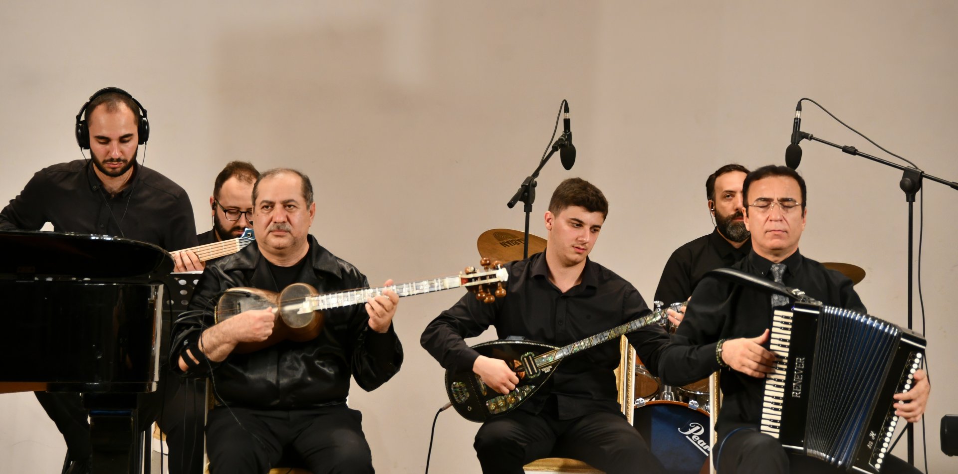 Энвер Садыгов и Эмиль Афрасияб выступили на благотворительном концерте "Карабахская ночь" (ФОТО)