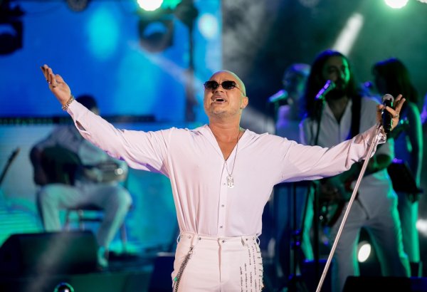 Мири Юсиф выступил с концертом и признался со сцены в любви Наргиз  (ВИДЕО, ФОТО)