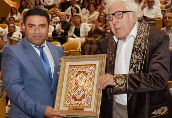 В Баку отметили 90-летие Союза писателей Азербайджана (ФОТО)