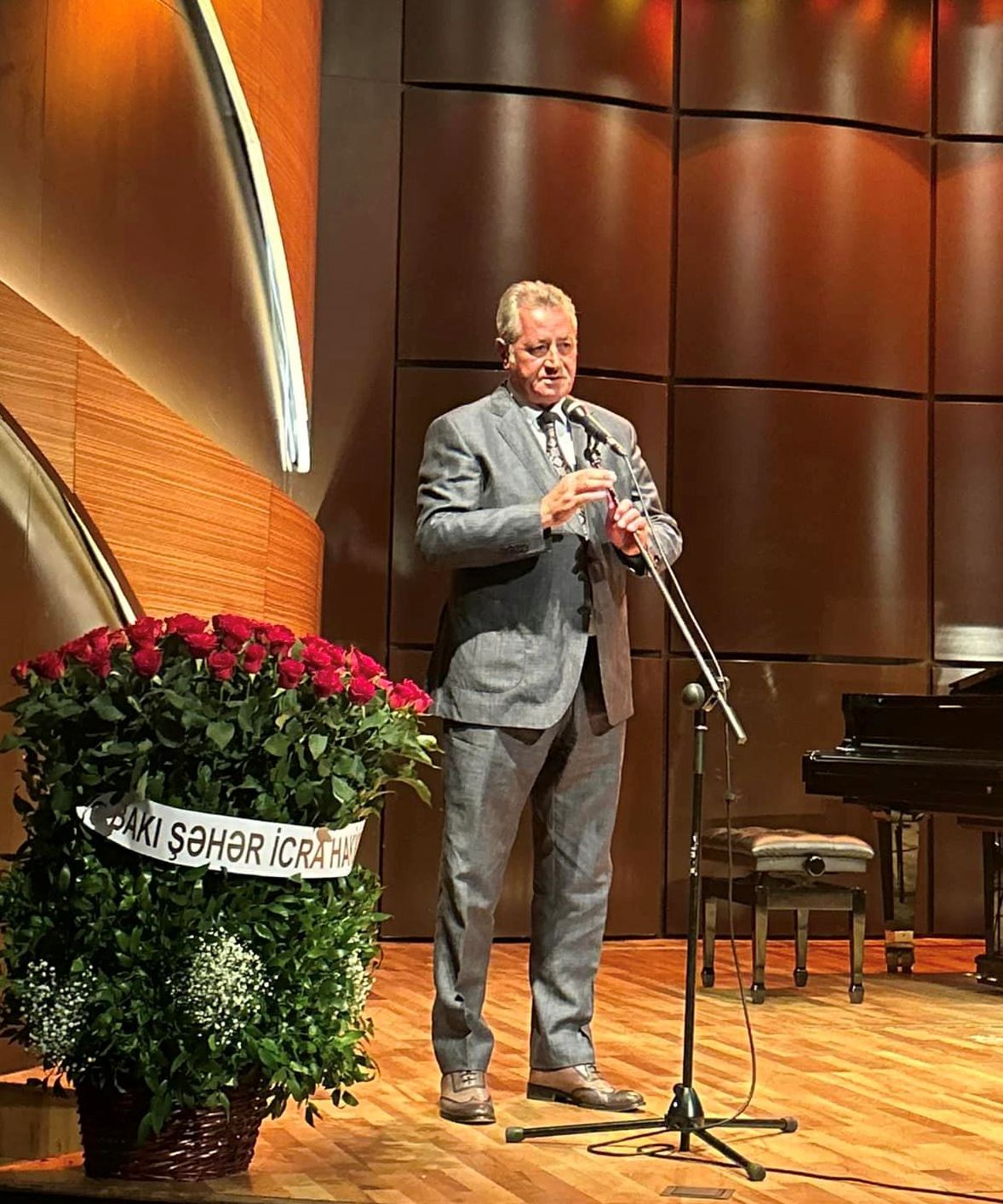 В Баку отметили 90-летие Союза писателей Азербайджана (ФОТО)